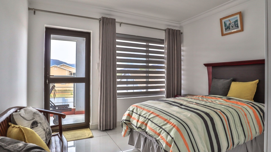6 Bedroom Property for Sale in The Coves North West